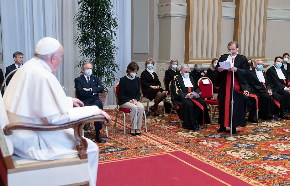 Papież: przejrzystość finansowa Watykanu musi być wzorcowa