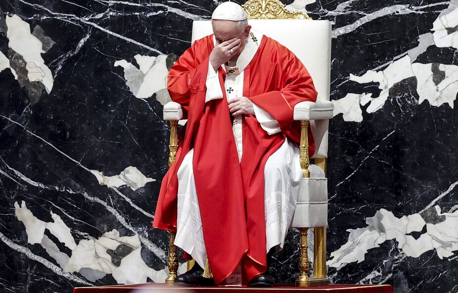 Papież na „Anioł Pański”: nie przechodźmy obojętnie wobec ludzi przeżywających trudności