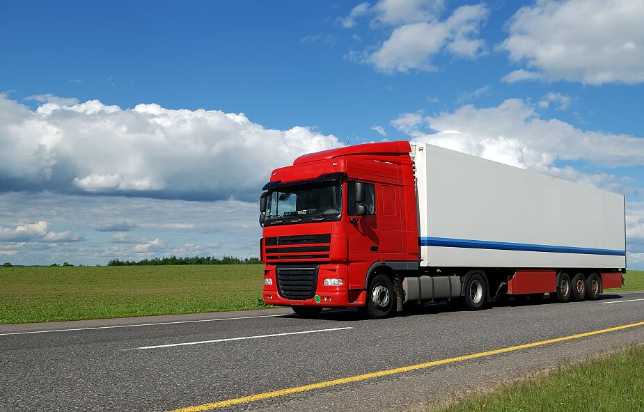 W. Brytania: od 6 kwietnia kierowcy ciężarówek muszą robić testy po przyjeździe