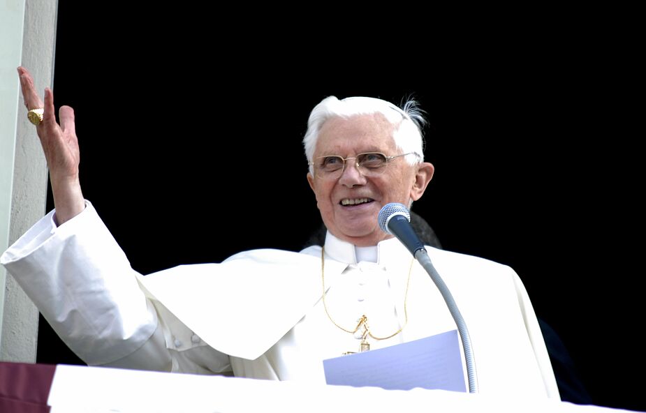 Papież Benedykt XVI odprawił mszę w Niedzielę Palmową