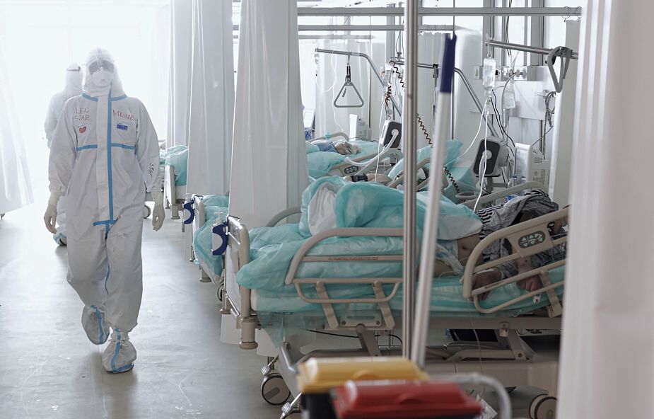 MZ: 21 703 nowe przypadki zakażenia koronawirusem, zmarło 245 osób