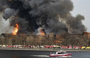 Potężny pożar fabryki w Petersburgu [ZDJĘCIA]