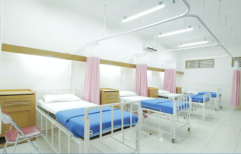 Małopolska "uwalnia" łóżka przeznaczone dla pacjentów z COVID-19