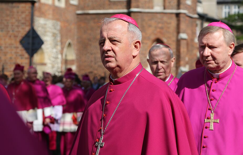 "Nie było polskiej diecezji, która nie poniosłaby szkód osobowych"