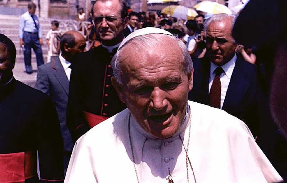 Kard. Dziwisz wspomina zamach na Jana Pawła II