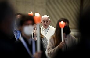 Papież zachęca do udziału w modlitewnym „maratonie” o ustanie pandemii