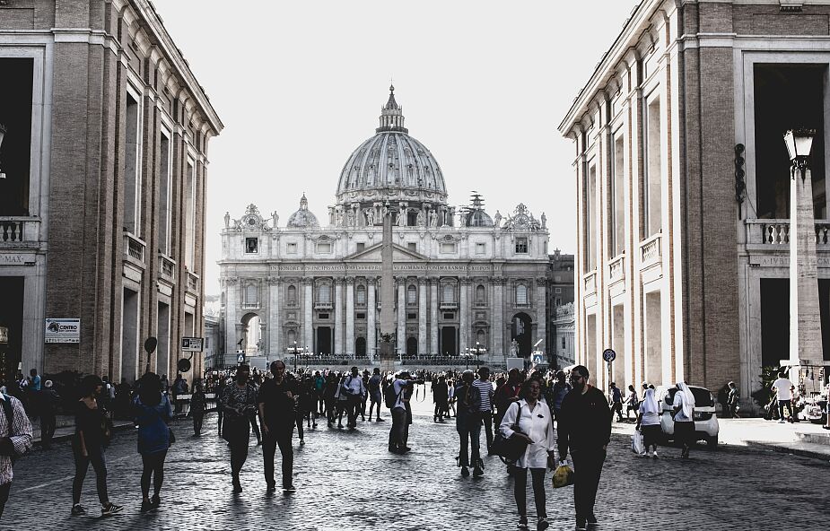 "Nie chodzi o demokrację czy jakiś populizm". Watykan ogłosił bezprecedensową formę Synodu Biskupów
