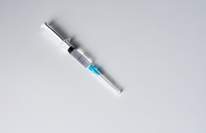Wykonano 13 mln 34 tys. szczepień przeciw COVID-19, w pełni zaszczepionych ponad 3,4 mln osób