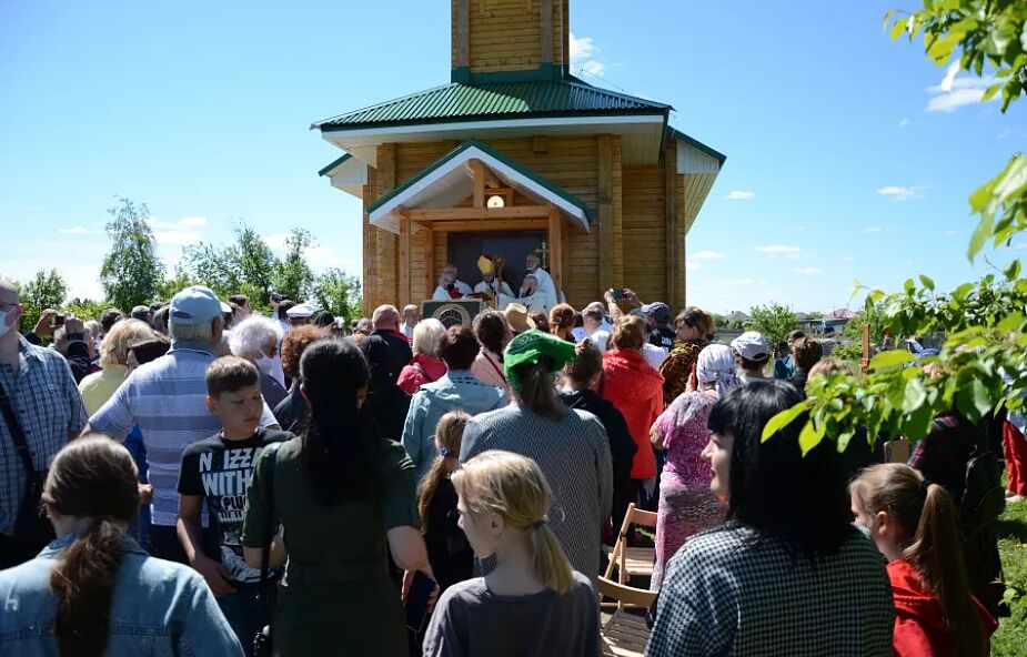 Konsekracja kościoła w Białymstoku na Syberii. Świątynia została odbudowana po pożarze