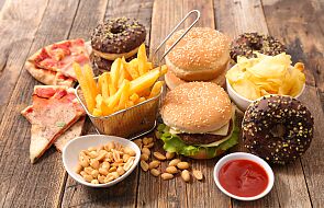 Wielka Brytania. Władze ograniczą reklamy niezdrowego jedzenia w telewizji i internecie