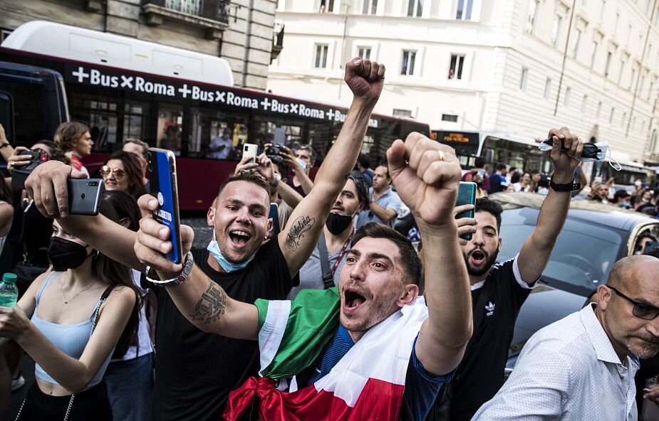 Ekspert: świętowanie Mistrzostw Europy było "ryzykownym zachowaniem"