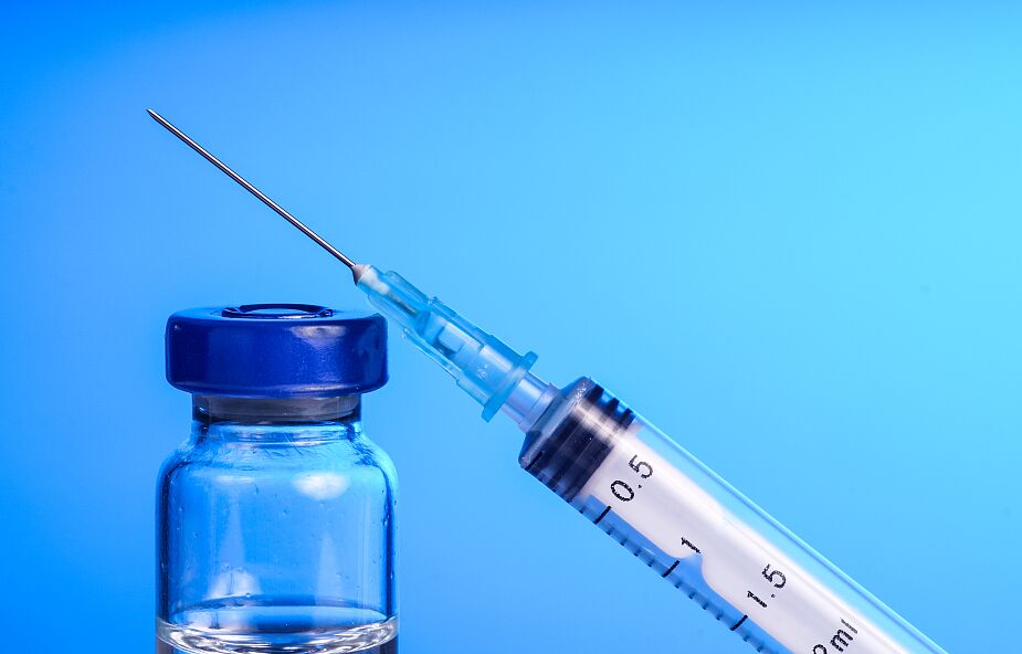 Prof. UJ: trzecia dawka szczepionki na COVID-19 nie jest szkodliwa