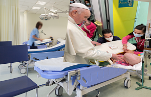 Papież odwiedził dzieci na oddziale onkologicznym w Gemelli