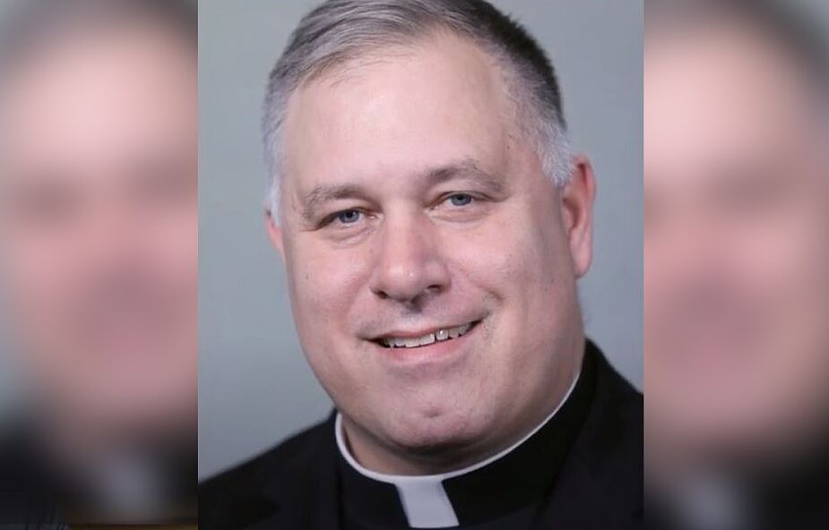 Niespodziewana rezygnacja sekretarza generalnego episkopatu USA