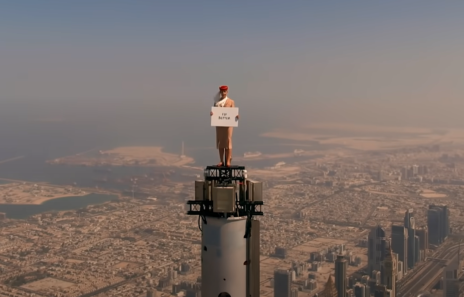 To wydarzyło się naprawdę. Postawili kobietę na szczycie Burj Khalifa