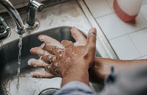 Ile czasu potrzeba, aby skutecznie umyć ręce? Zbadali to fizycy
