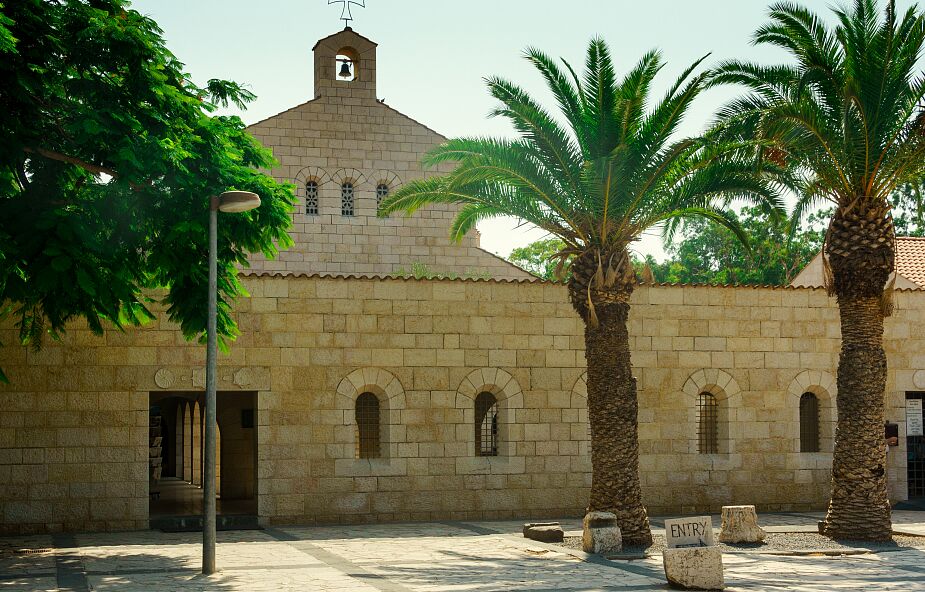 Skradziono krzyż sprzed kościoła w Galilei, upamiętniającego rozmnożenie chleba i ryb