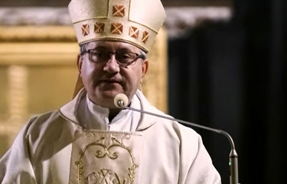 Biskup Damian Muskus wystawił na licytację swój pierścień, aby zdobyć pieniądze dla chorego dziecka