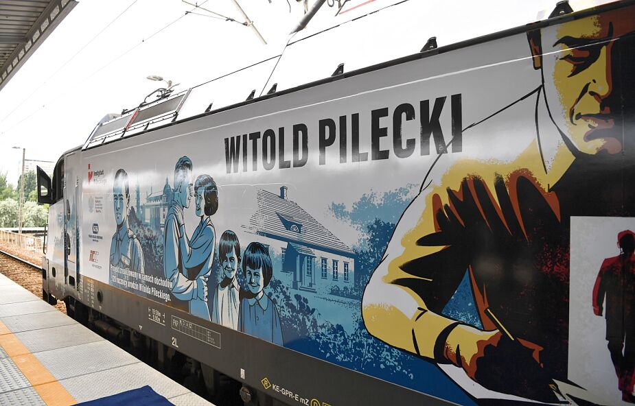 Wizerunek rtm. Pileckiego na lokomotywie pociągu Warszawa-Berlin