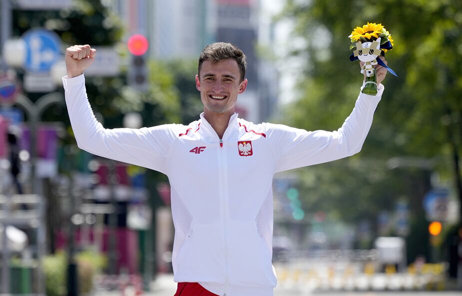 Dawid Tomala mistrzem olimpijskim w chodzie na 50 km. Robert Korzeniowski czekał na taki sukces 17 lat