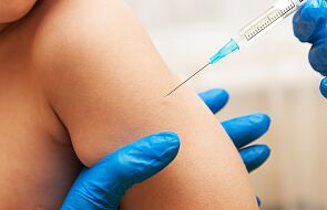 Eksperci: Polacy mający wątpliwości co do szczepień muszą dostać odpowiedzi na swoje pytania