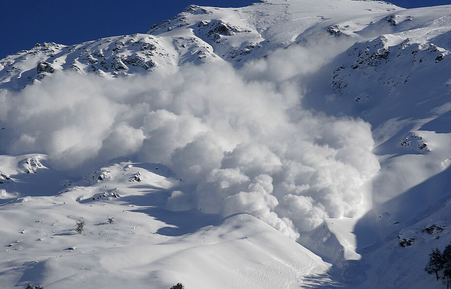 Tatry: turyści sami odkopali się z lawiny śnieżnej, która ich zasypała