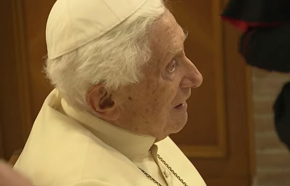 Abp Gänswein: Benedykt XVI zaprzecza zarzutom i zapozna się z raportem
