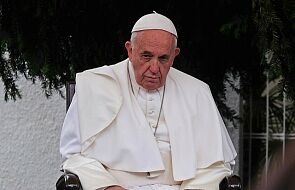 Papież ma stan zapalny w kolanie