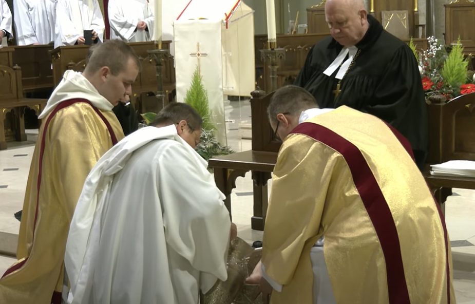 Abp Grzegorz Ryś obmył nogi biskupowi z Kościoła Ewangelicko–Reformowanego