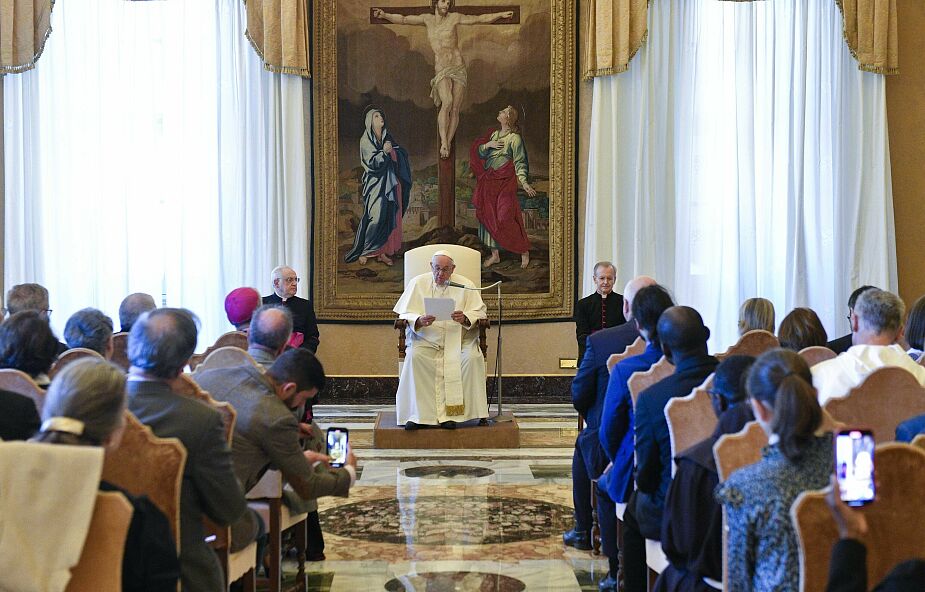 Papież: Synodalność wymaga słuchania. Musimy popracować nad słuchaniem w Kościele