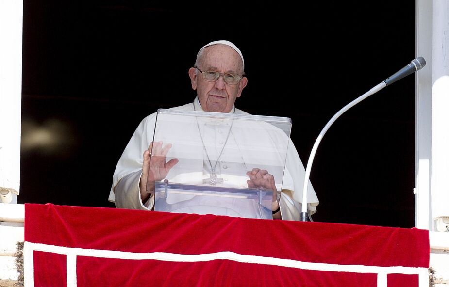 Franciszek pamiętał o ofiarach huraganu oraz zamieszek w Indonezji
