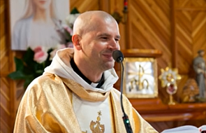 Kuria: ks. Daniel Galus nie ma prawa odprawiać mszy, a jego wspólnota nie może nazywać się "katolicką"