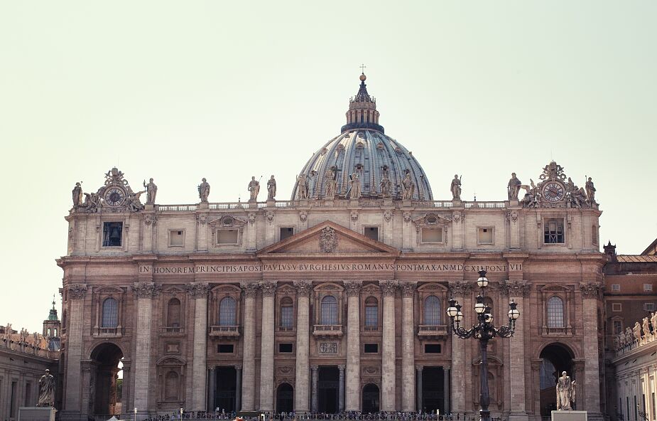 Watykan ukarał noblistę biskupa Ximenesa Belo za nadużycia seksualne