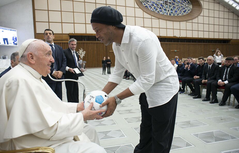 Papież Franciszek spotkał się z piłkarzami. „Zasiejcie ziarno przyjaźni!”