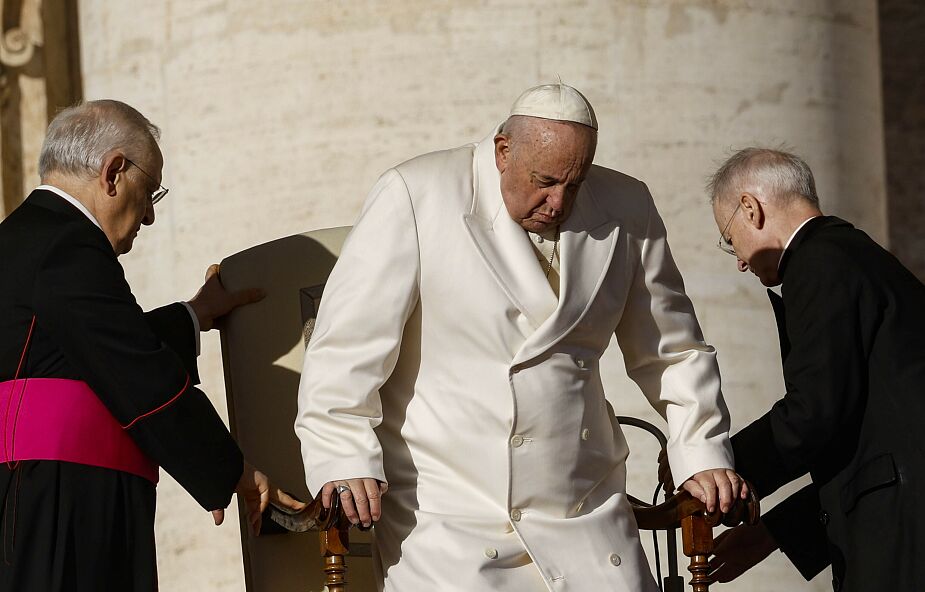 Kard. Parolin: papież pragnie zawieszenia broni na Ukrainie