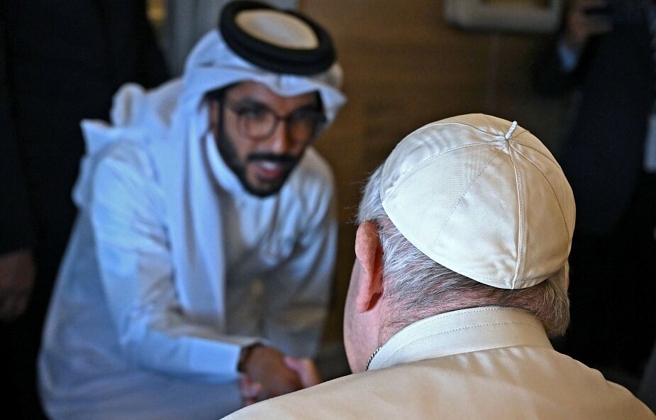 Plan wizyty papieża w Bahrajnie. Jak spędzi cztery dni na Półwyspie Arabskim?