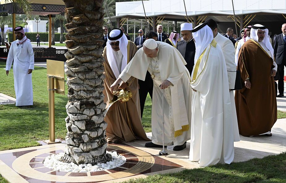 Libański biskup: niezwykła wartość obecności papieża na Półwyspie Arabskim