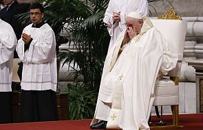 Papież Franciszek: trudny moment dla ludzkości, gorzki okres pełen szczęku broni