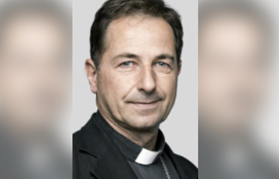 Francuski biskup ucieka przed wypaleniem na półroczny urlop. "Potrzebuję czasu na odpoczynek"