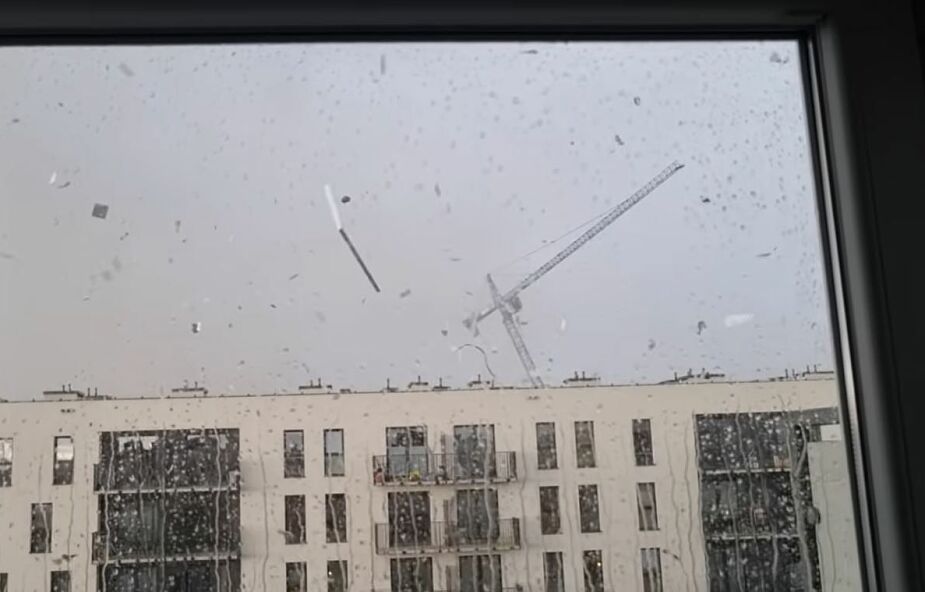 Kraków: z powodu silnego wiatru przewrócił się żuraw. Są ofiary śmiertelne