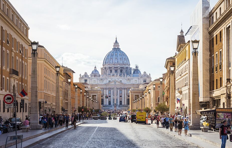 Watykan zorganizuje turniej padla, aby pomóc chorym dzieciom z ubogich rodzin