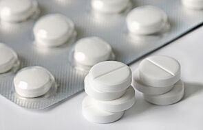 Naukowcy: paracetamol może być groźny. Zwiększa ryzyko zawałów i udarów
