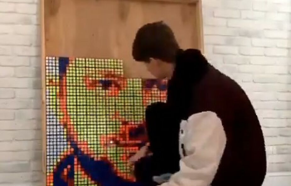 Ukraiński artysta tworzy obrazy z kostek Rubika. Wykonał portret Wołodymyra Zełenskiego