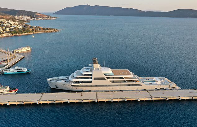 Jacht "My Solaris" w tureckim porcie Bodrum. Fot. EPA/PAP