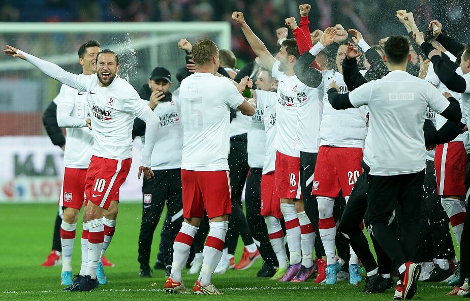 Reprezentacja Polski pokonała Szwecję. Gole Lewandowskiego i Zielińskiego zapewniły awans na mundial w Katarze
