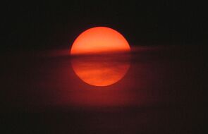 W kierunku Ziemi zmierza plazma ze Słońca. Możliwe zorze polarne i awarie sieci energetycznych