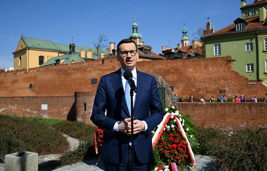 Premier: Polska głośno upomina się o pamięć o naszych i ukraińskich ofiarach
