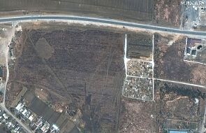 Masowe groby niedaleko Mariupola. Zdjęcia satelitarne ukazują powiększające się skupisko mogił