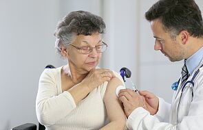 EMA rekomenduje czwartą dawkę szczepionki przeciw COVID-19 dla seniorów