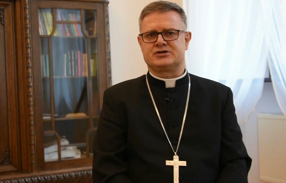 Bp Śmigiel: każda polska parafia powinna włączyć się w Światowe Spotkanie Rodzin
